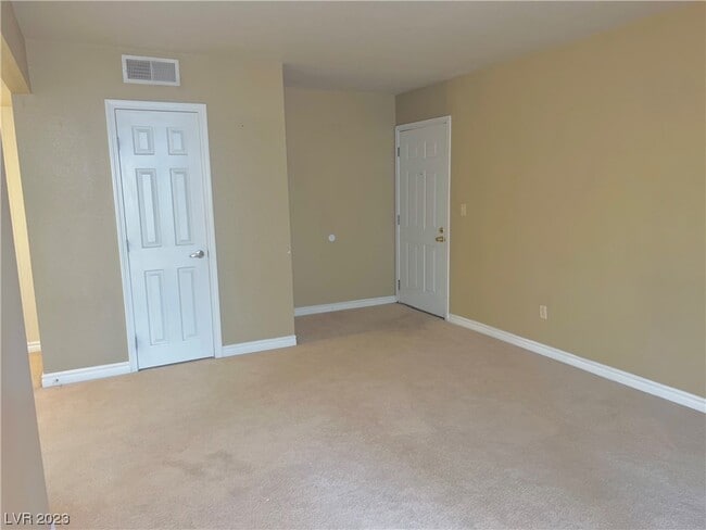 Foto del edificio - 5163 Indian River Dr
