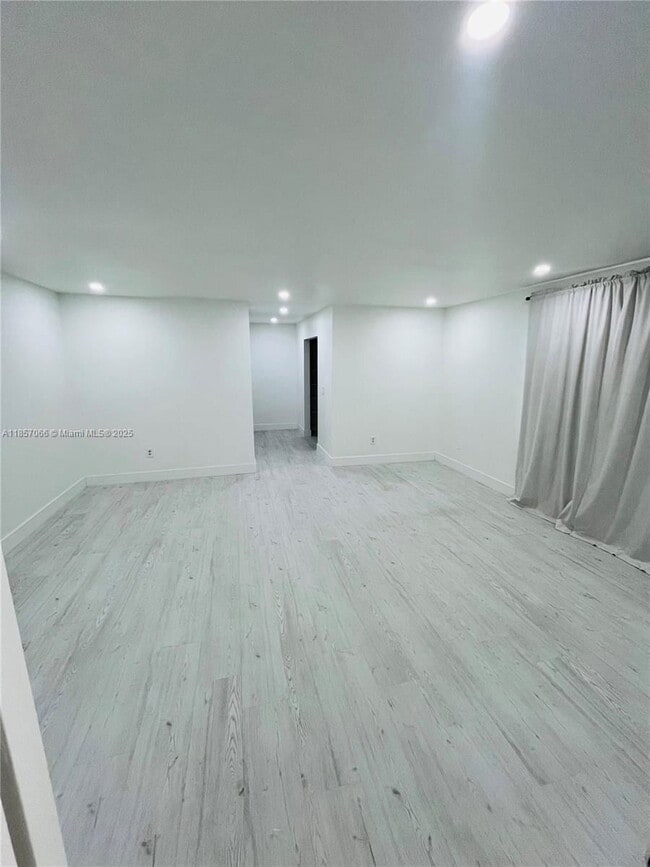 Foto del edificio - 1707 S Curlew Ln