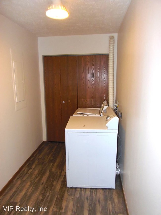 Foto del edificio - 180-180 Northwood Dr