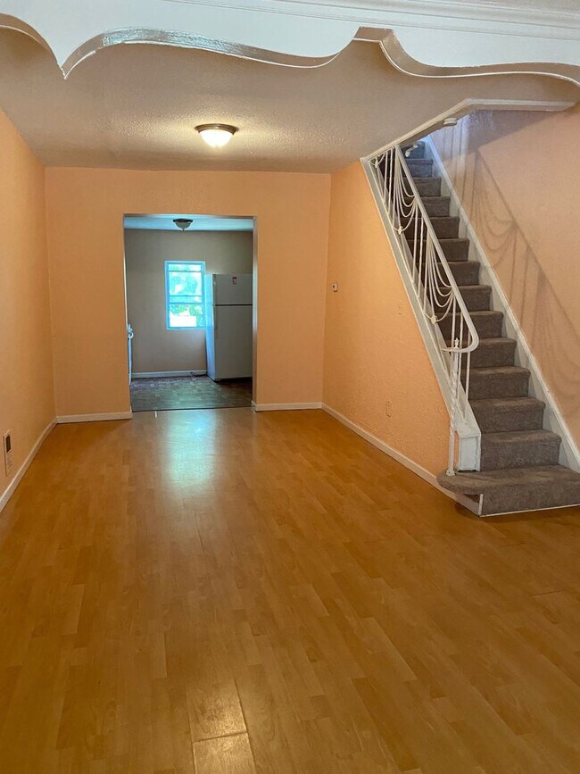 Building Photo - Lovely Home - Grays Ferry