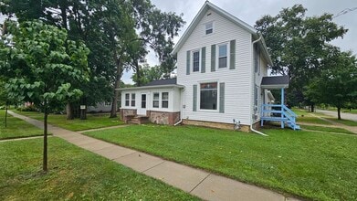 Building Photo - 903 W Conger St