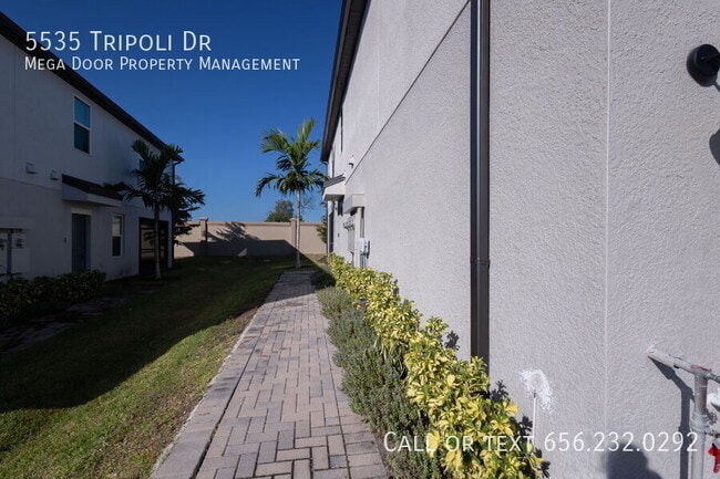 Foto del edificio - 5535 Tripoli Dr