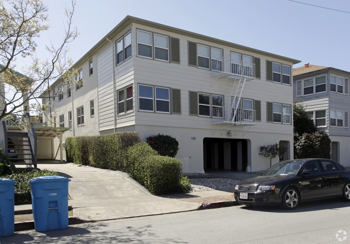 Primary Photo - 1109 Chula Vista Ave
