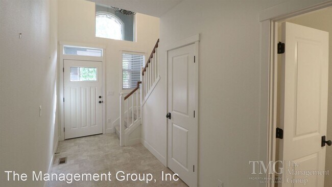 Building Photo - 4 br, 2.5 bath House - 2521 NW Lorenz Street