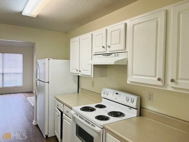 Building Photo - 4037 Ravenwood Ct