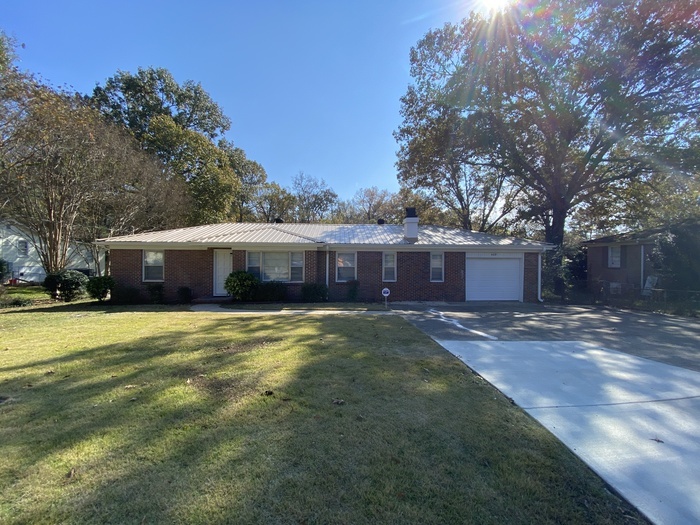 Primary Photo - 409 Tupelo Rd Center Point, AL 35215