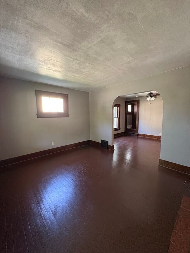 Foto del edificio - 2549 Elmwood St
