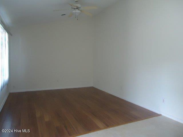 Foto del edificio - 210 Old Oak Rd