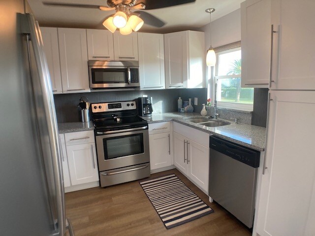 Foto del edificio - 4650 Cove Cir