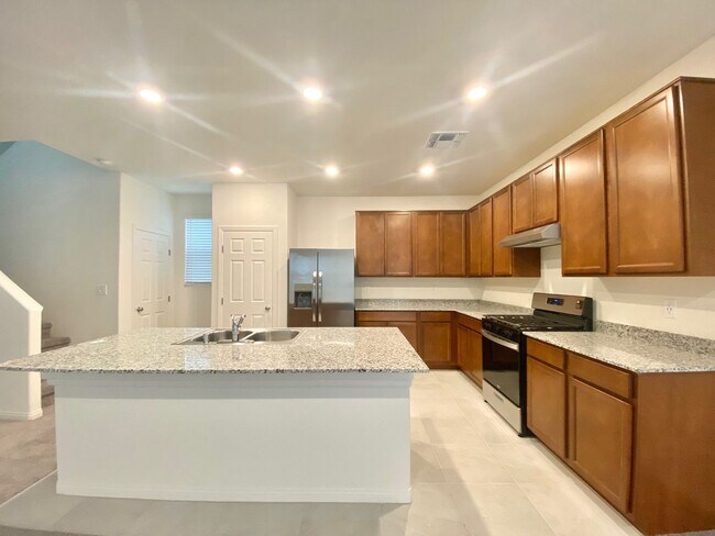 Building Photo - Beautiful two-story single-family house located in the southwest area