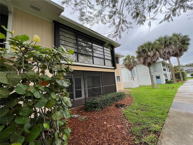 Building Photo - 9729 Hammocks Blvd