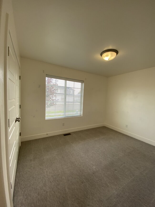 Building Photo - 3347 Kathaway Ln