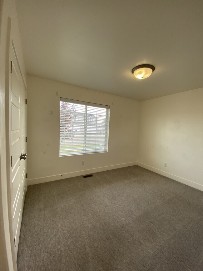 Foto del edificio - 3347 Kathaway Ln