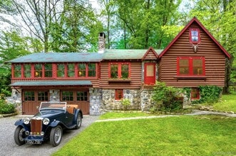 Building Photo - 77 Lake Dr