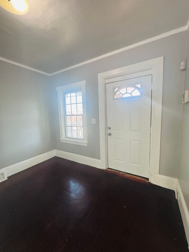 Foto del edificio - Providence/Elmwood Single Family - $1,995