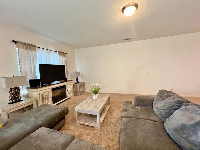 Building Photo - ** Application Received** Beautiful 4 Bedr...