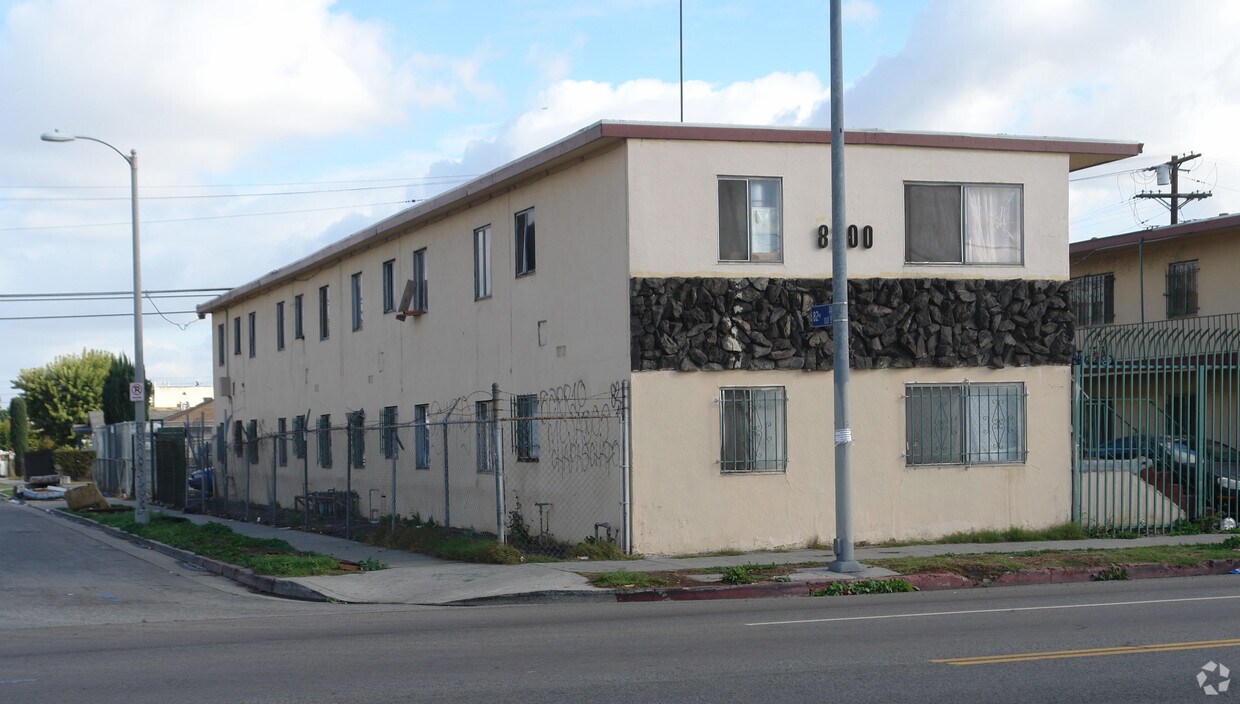 Building Photo - 8200 S Main St
