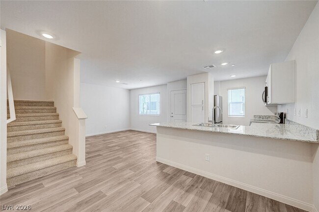 Building Photo - 3026 Baltic Grn St