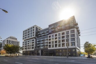 Building Photo - 1037 The Queensway