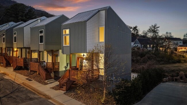 Photo - 207 Old Mountain Rd Townhome