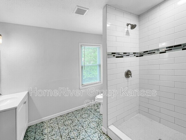 Foto del edificio - 9319 Raytown Rd