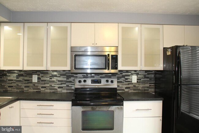 Foto del edificio - 7345 Branchwood Terrace