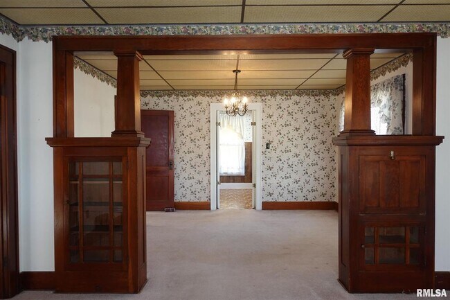 Building Photo - 218 Madison St