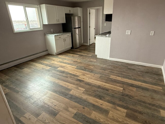 Building Photo - 125 Charmony Frontage Rd