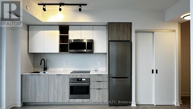 Building Photo - 36 Zorra St