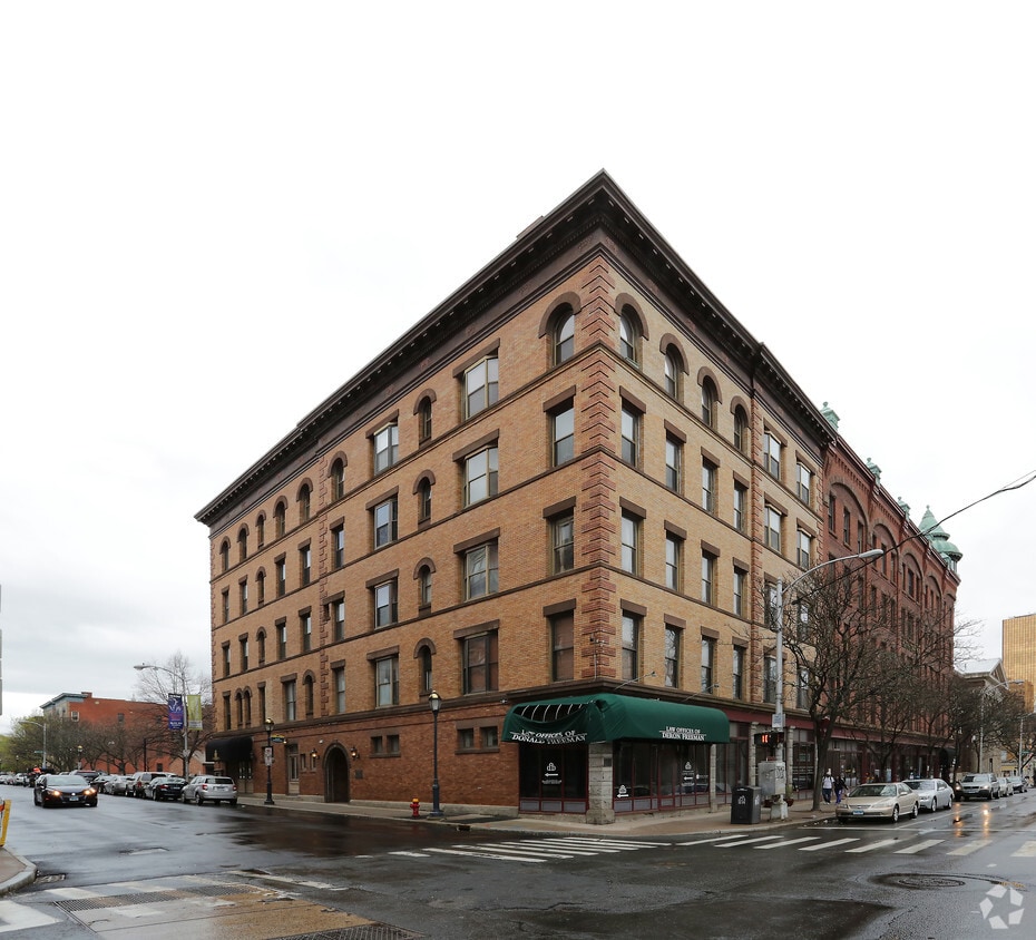 The Linden Apartments in Hartford, CT