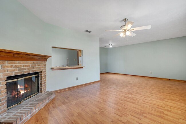 Foto del edificio - 2057 Victory Garden Ln