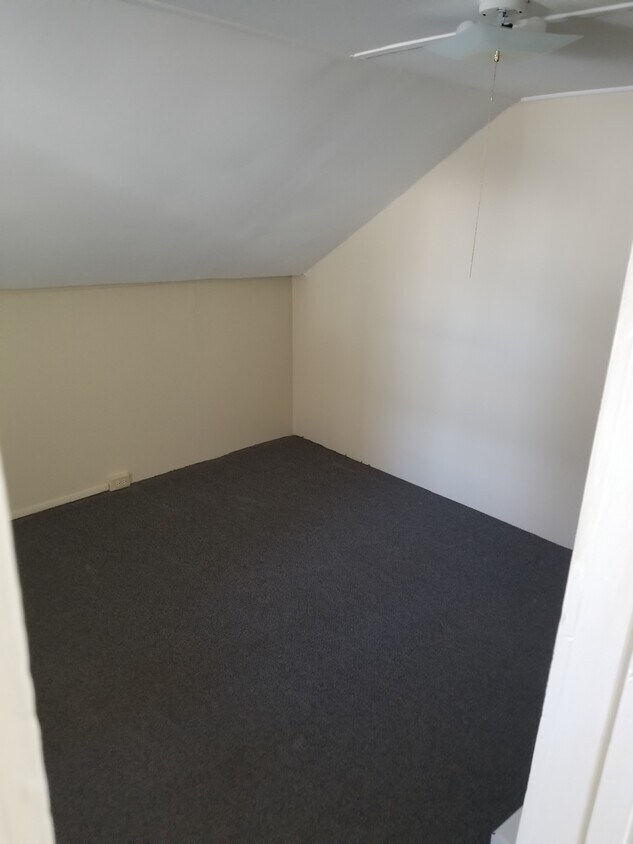 14 Dinsmore St, Skowhegan, ME 04976 Apartments in Skowhegan, ME