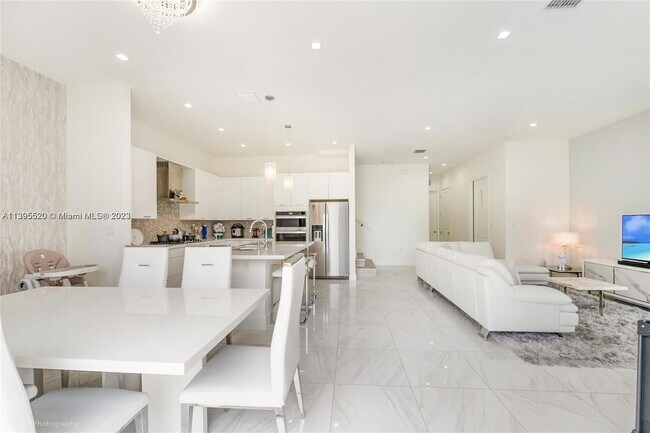 Foto del edificio - 8261 NW 48th Ter
