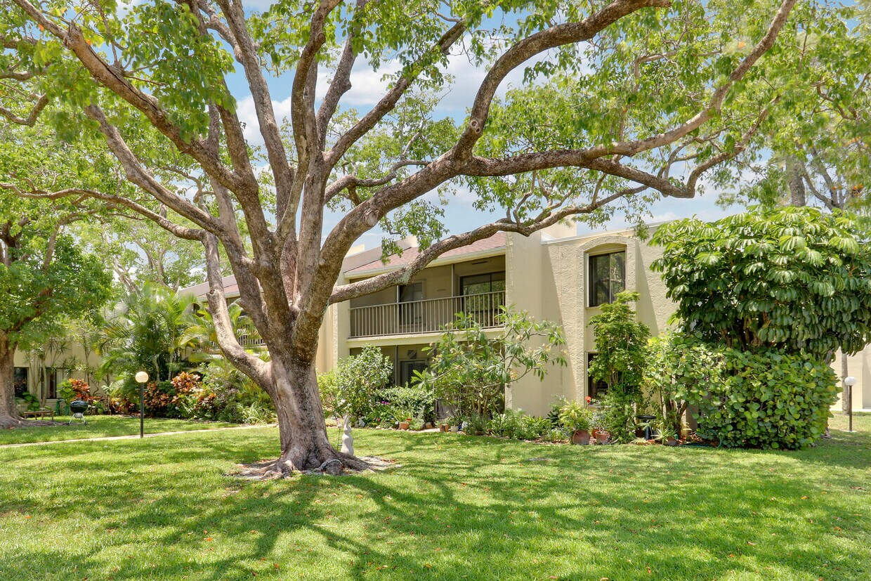 Foto principal - 150 Pineview Rd