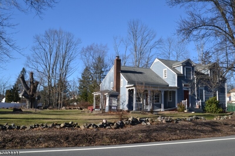 Primary Photo - 260 S Beverwyck Rd