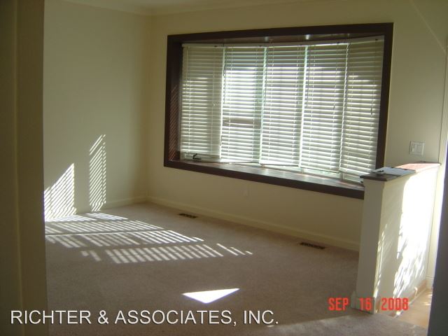 Building Photo - 812 Denice St