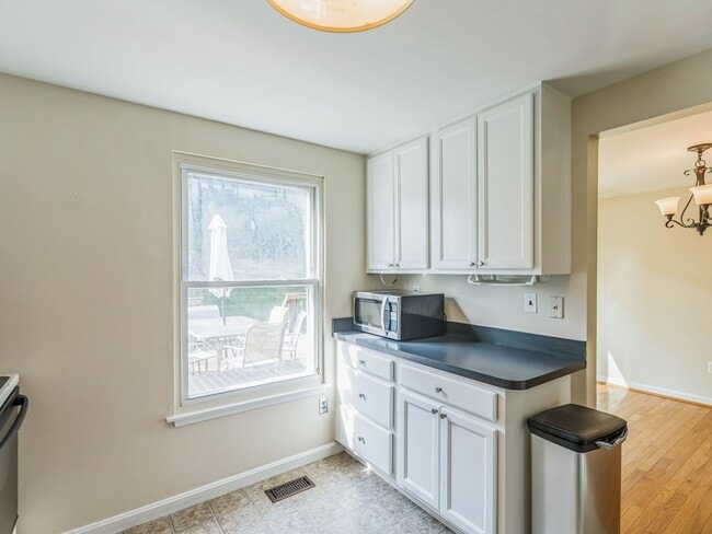 Foto del edificio - 4 Bedroom / 2 Bathroom Single Family Home ...