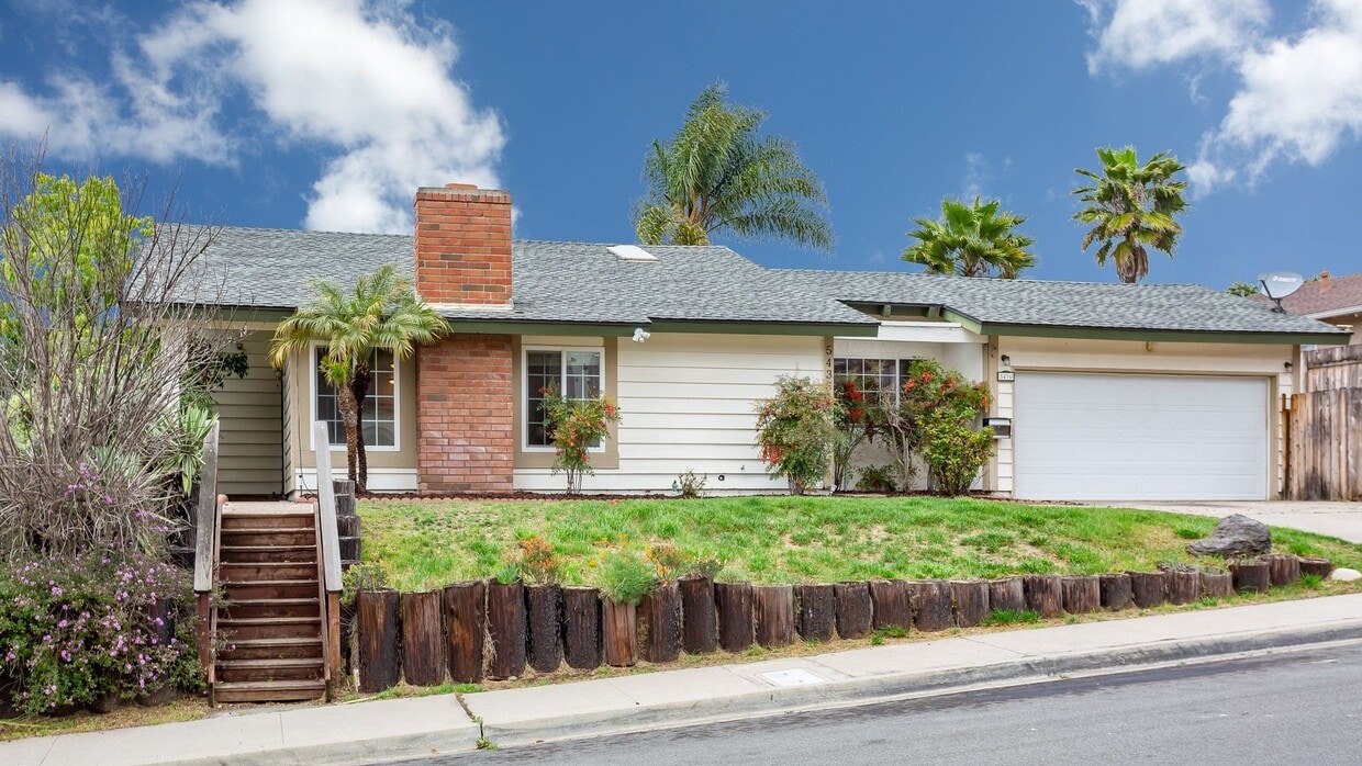 Foto principal - Traditional 1 Story Tierrasanta Home