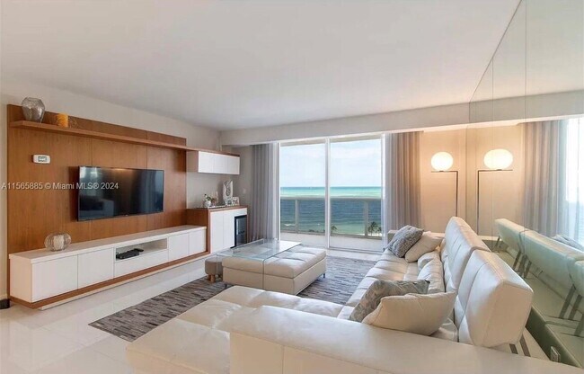Building Photo - 10275 Collins Ave