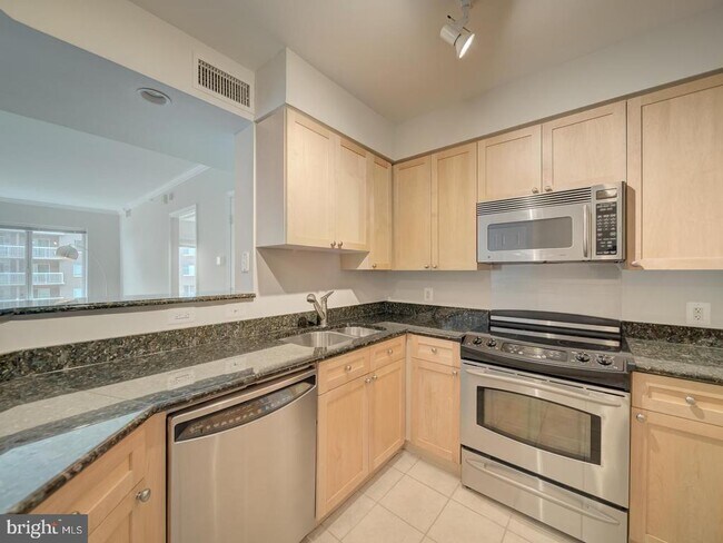 Foto del edificio - 3101 N Hampton Dr