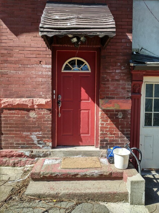 Primary Photo - 234 W 20th St