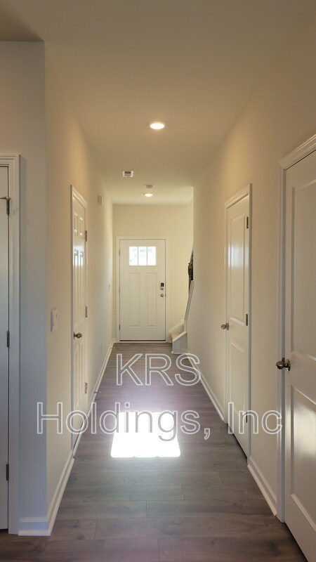 Foto del edificio - 533 Belgian Red Wy