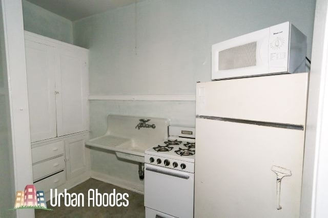 Building Photo - 1917 W Winnemac Ave