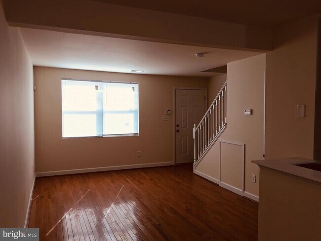 Foto del edificio - 6956 Hawthorne St