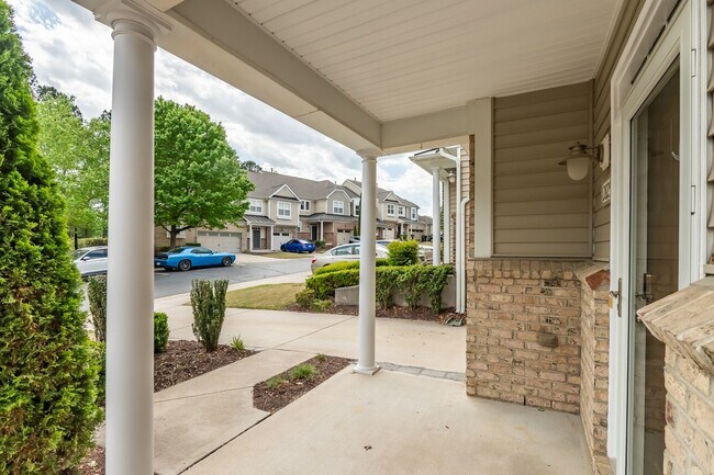 Foto del edificio - Beautiful 3-Bedroom Townhome in North Raleigh