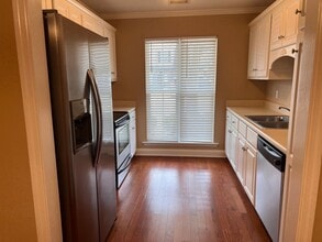 Building Photo - 911 Bryan Cir