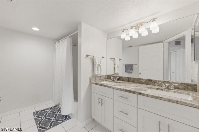 Foto del edificio - 9570 Crescent Garden Dr