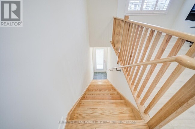 Building Photo - 33 Golden Fern St