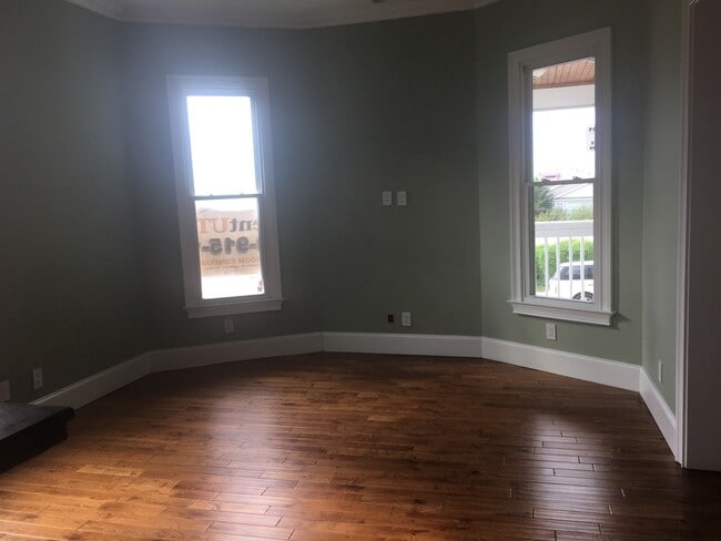Building Photo - 1644 Forest Ave