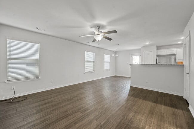 Building Photo - 727 W Johnson St